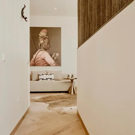 Comfy Apartahotel *