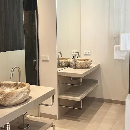 Comfy Apartahotel