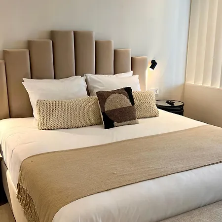 Comfy Apartahotel *