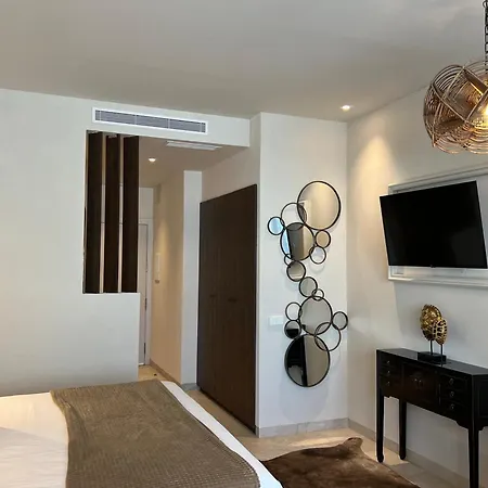 Comfy Отель Бенальмадена