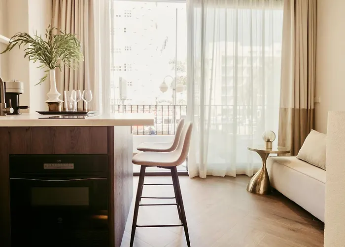 Comfy Hotel 5*