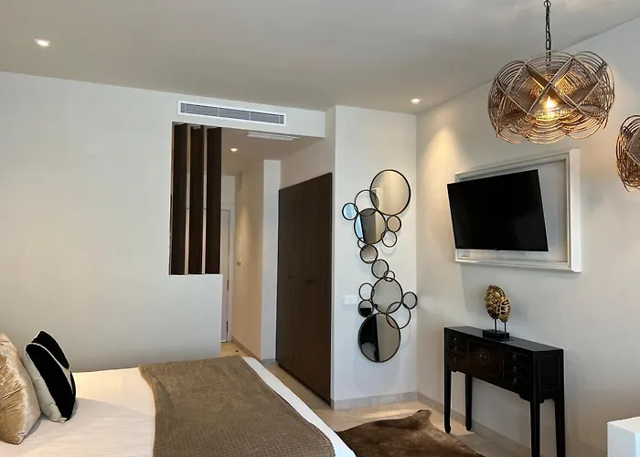 Comfy 酒店 贝纳尔马德纳