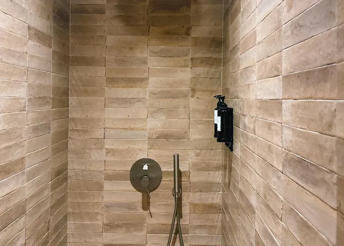 Comfy 酒店 贝纳尔马德纳