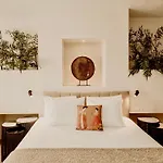 Comfy 5*